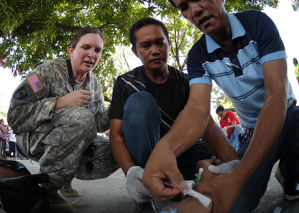 BK 13 - AFP-US Army team helps sharpen skills of Philippine first responders