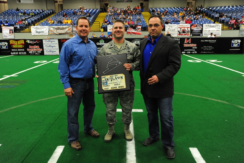 Whiteman Warriors shine at Missouri Outlaw Military Appreciation Game