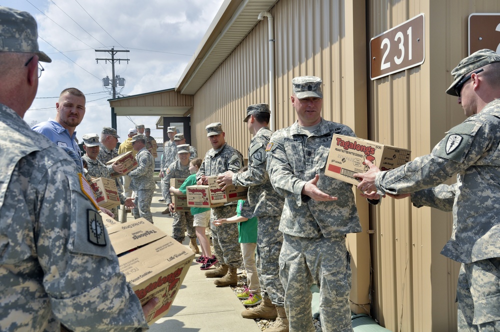 dvids-images-girl-scouts-deliver-cookies-to-camp-atterbury-for