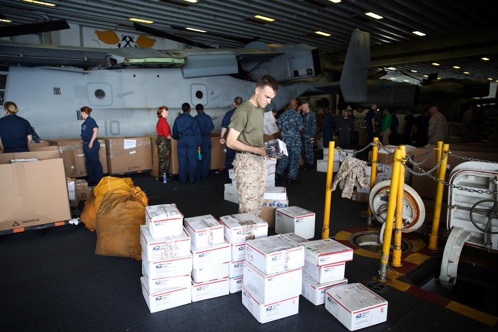 USS Kearsarge replenishment