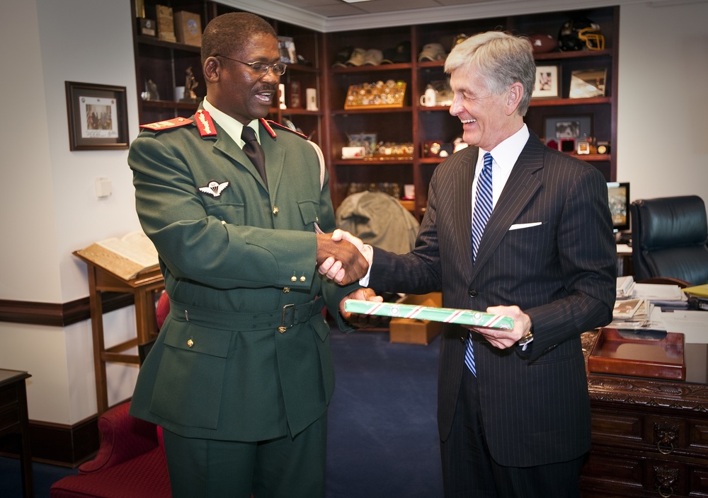 Army secretary meets with Botswana's Defence Force commander