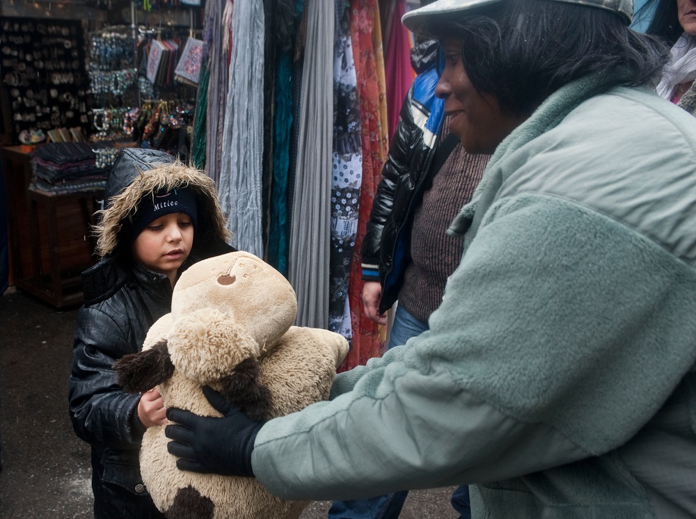 NATO HQ Sarajevo lends hand to BiH soup kitchen