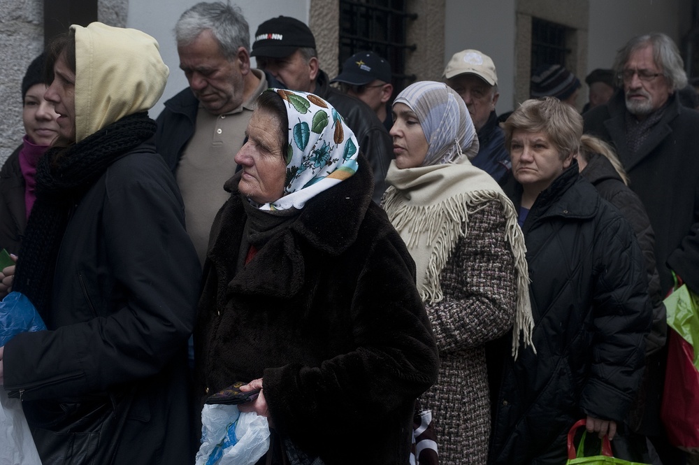 NATO HQ Sarajevo lends hand to BiH soup kitchen