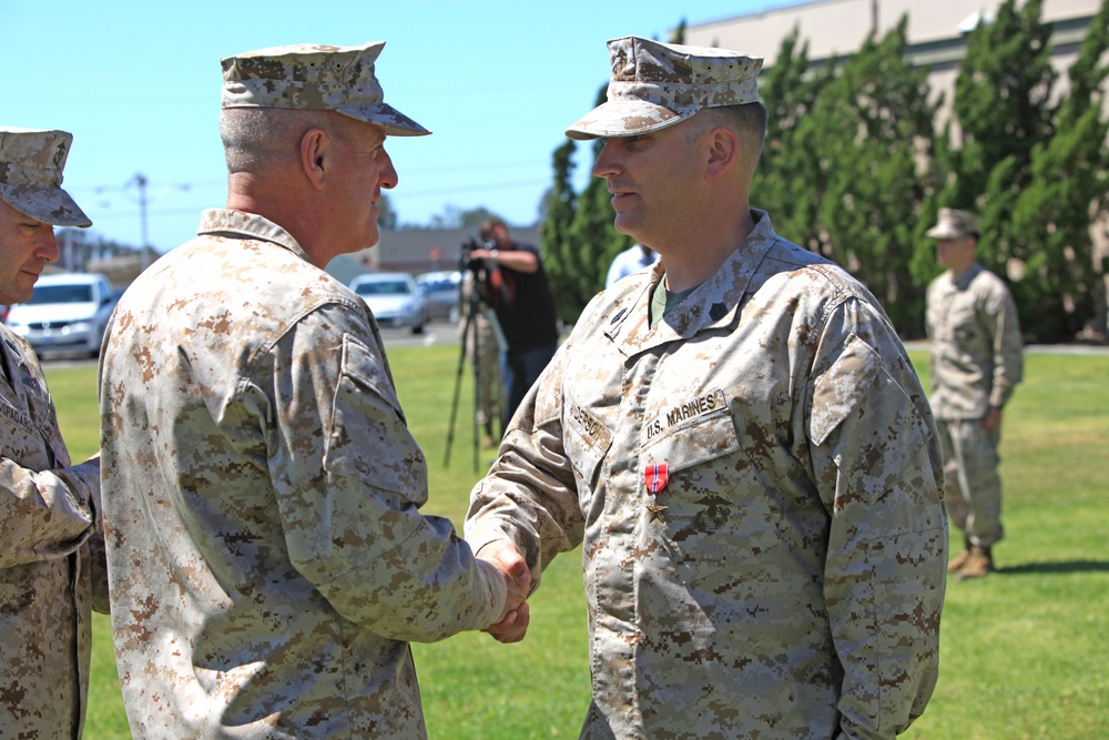 Gunnery Sgt Anderson Receives Bronze Star Medal