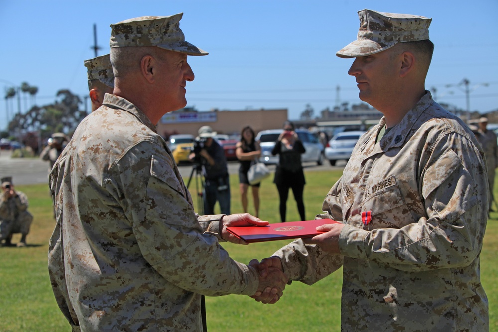 Gunnery Sgt Anderson Receives Bronze Star Medal