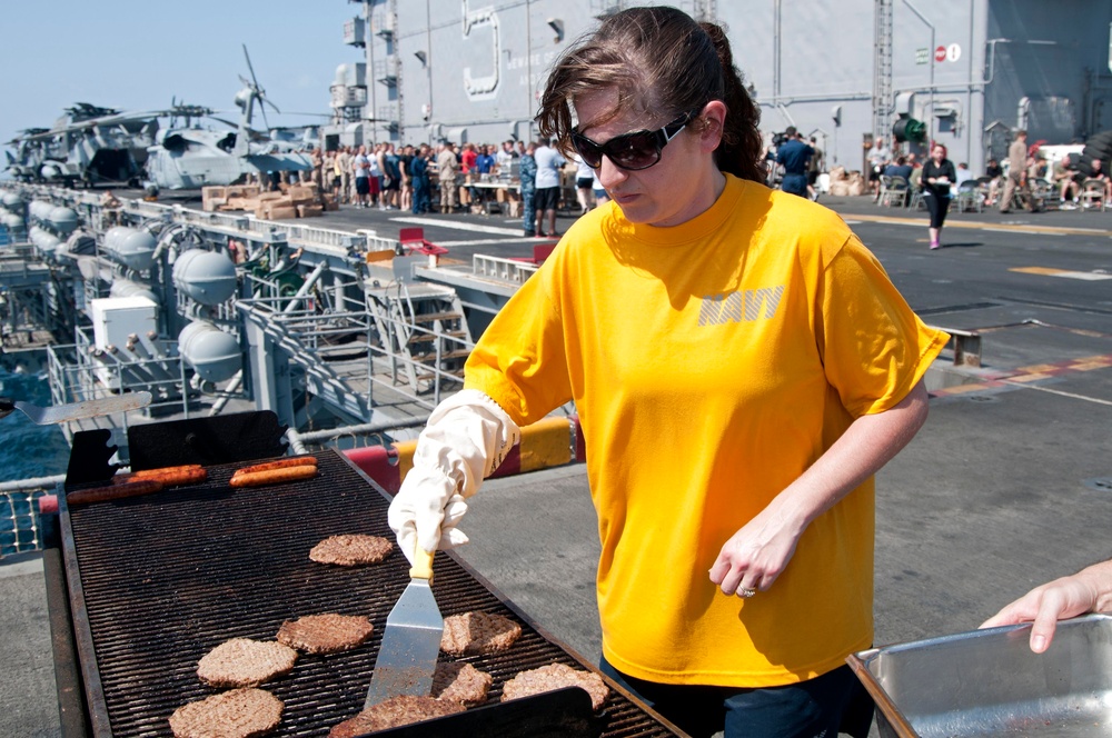 USS Peleliu steel beach picnic