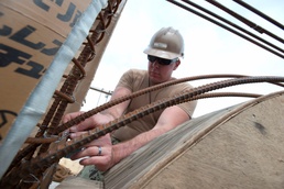 Seabees bring rest, relaxation, Wi-Fi spot to pier