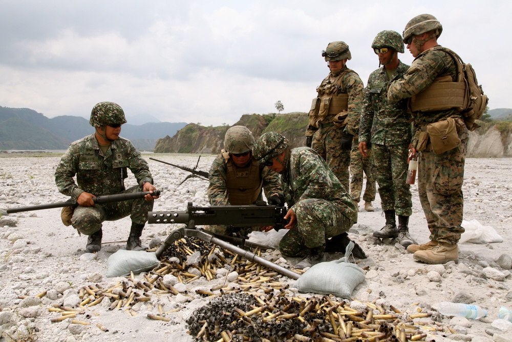 Philippine, US Marines conduct live-fire ranges