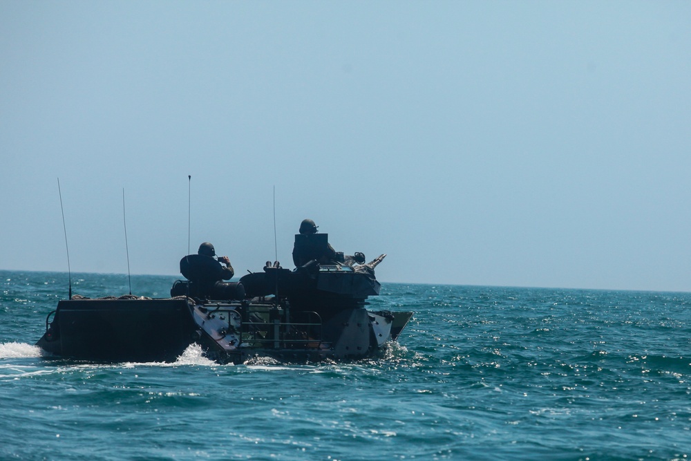 Gator Battalion trains with USS Bataan
