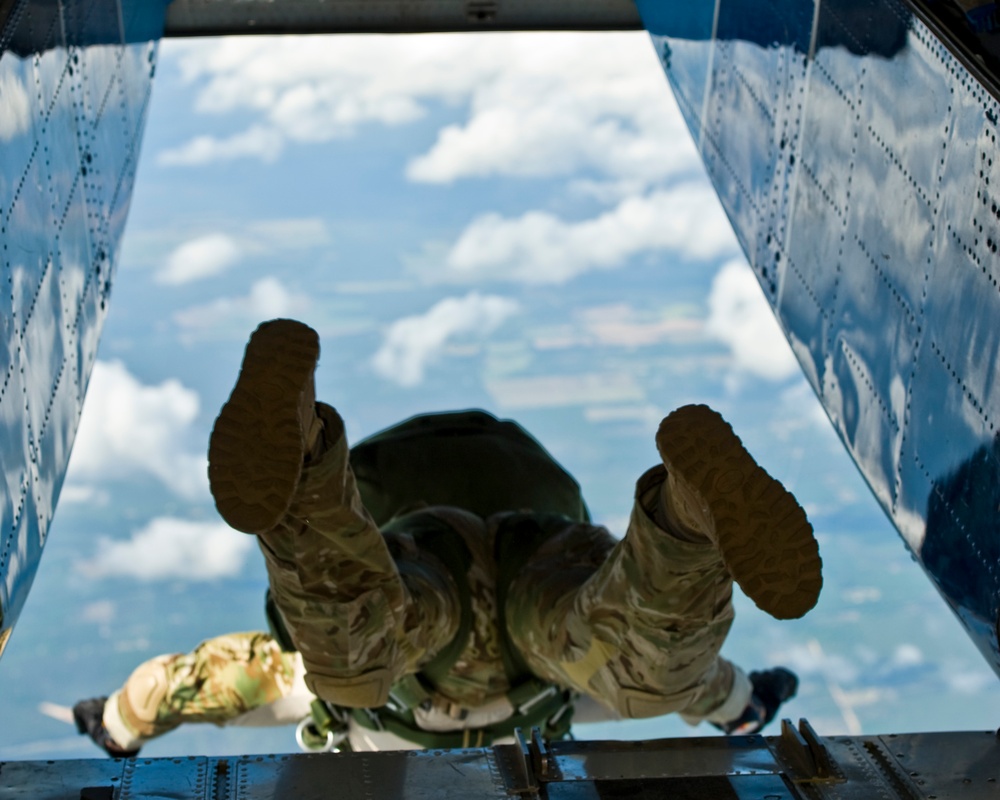 First military personnel free fall from C-145A