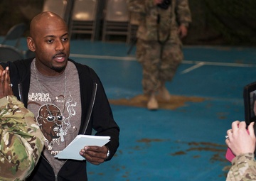 Hollywood celebrities meet service members