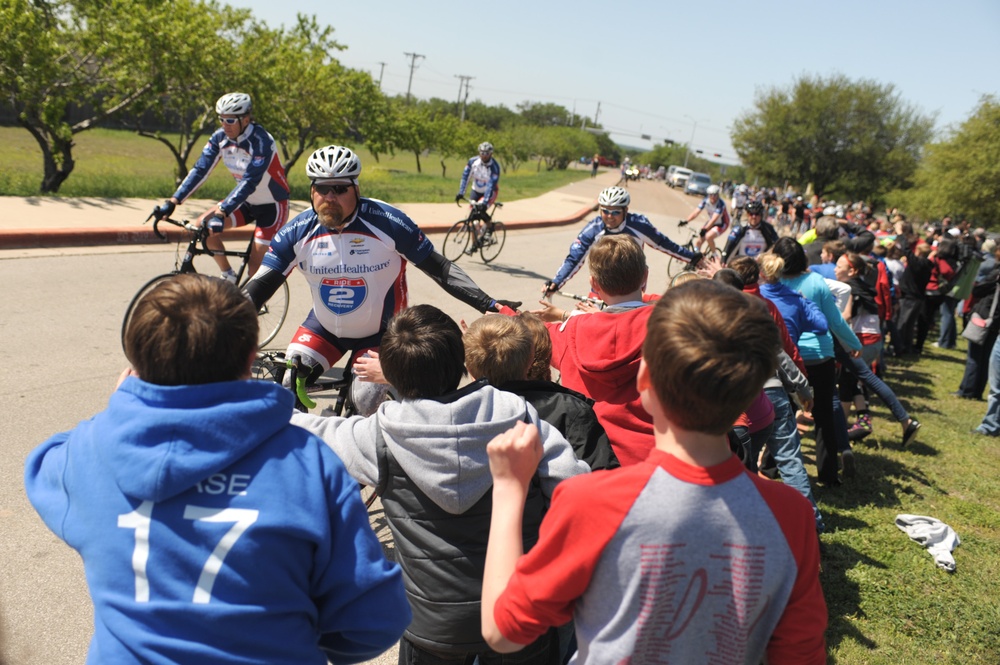 Division West soldiers participate in Ride 2 Recovery