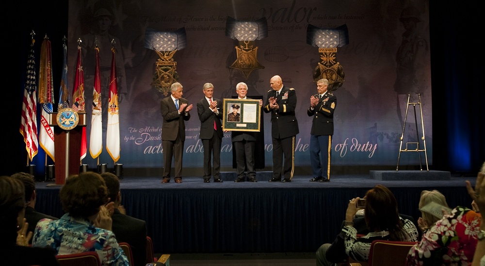 Army chaplain inducted into Pentagon’s Hall of Heroes