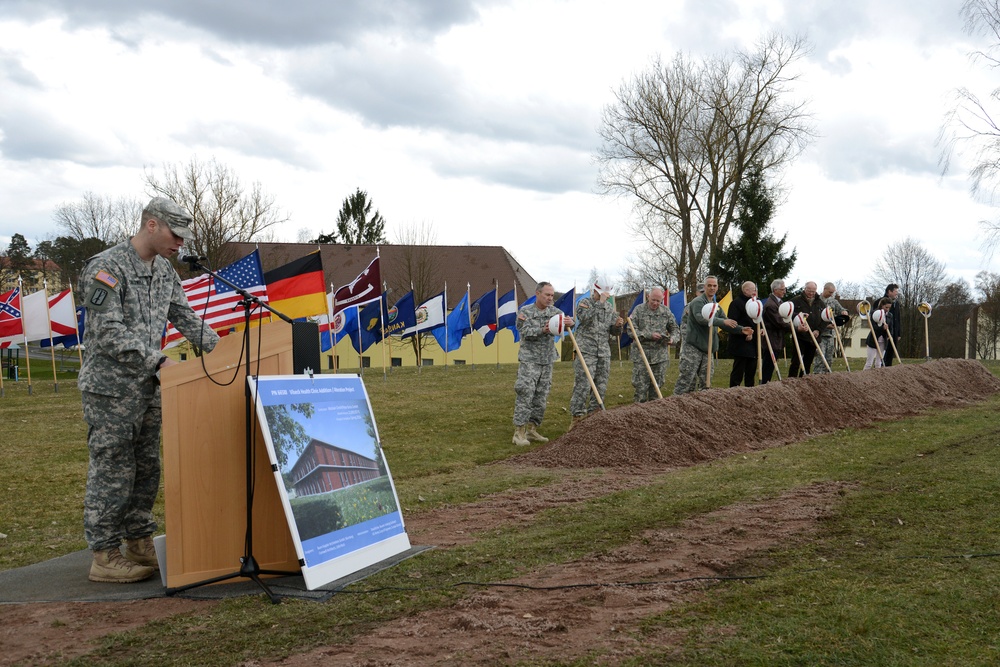 Vilseck health clinic groundbreaking