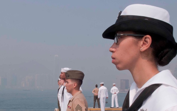 Peleliu enters Hong Kong for port visit