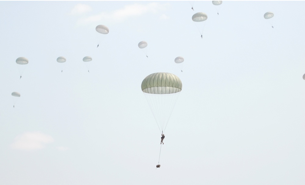 XVIII Airborne Corps and the 16th Military Police Brigade conduct airborne operations