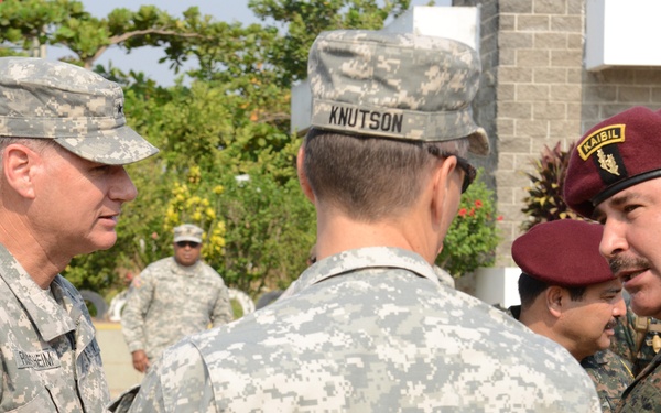 Army South CG with Guatemalan MoD at FOB