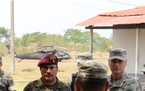 Army South CG and Guatemalan MoD at IABU HQs