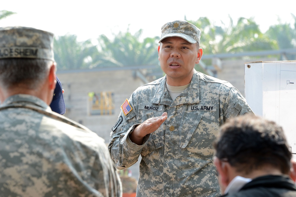 Maj. Munoz speaks to Army South CG