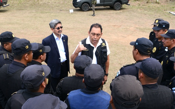 MoG speaks to Guatemalan police at training site