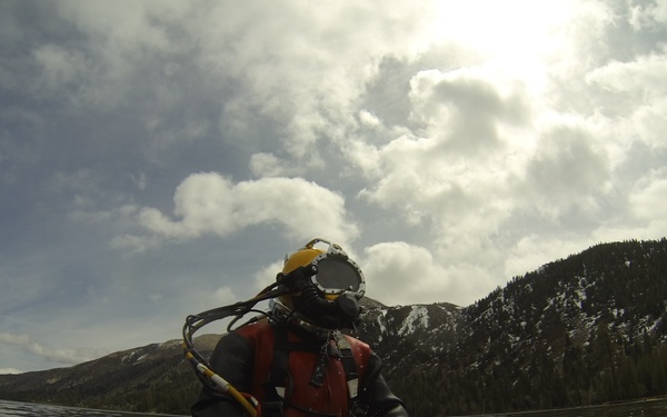 UCT 2 conducts cold weather and altitude surface supplied diving operations