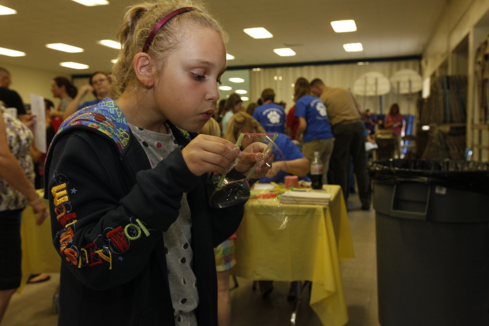 ‘271 Marines, students bond through science