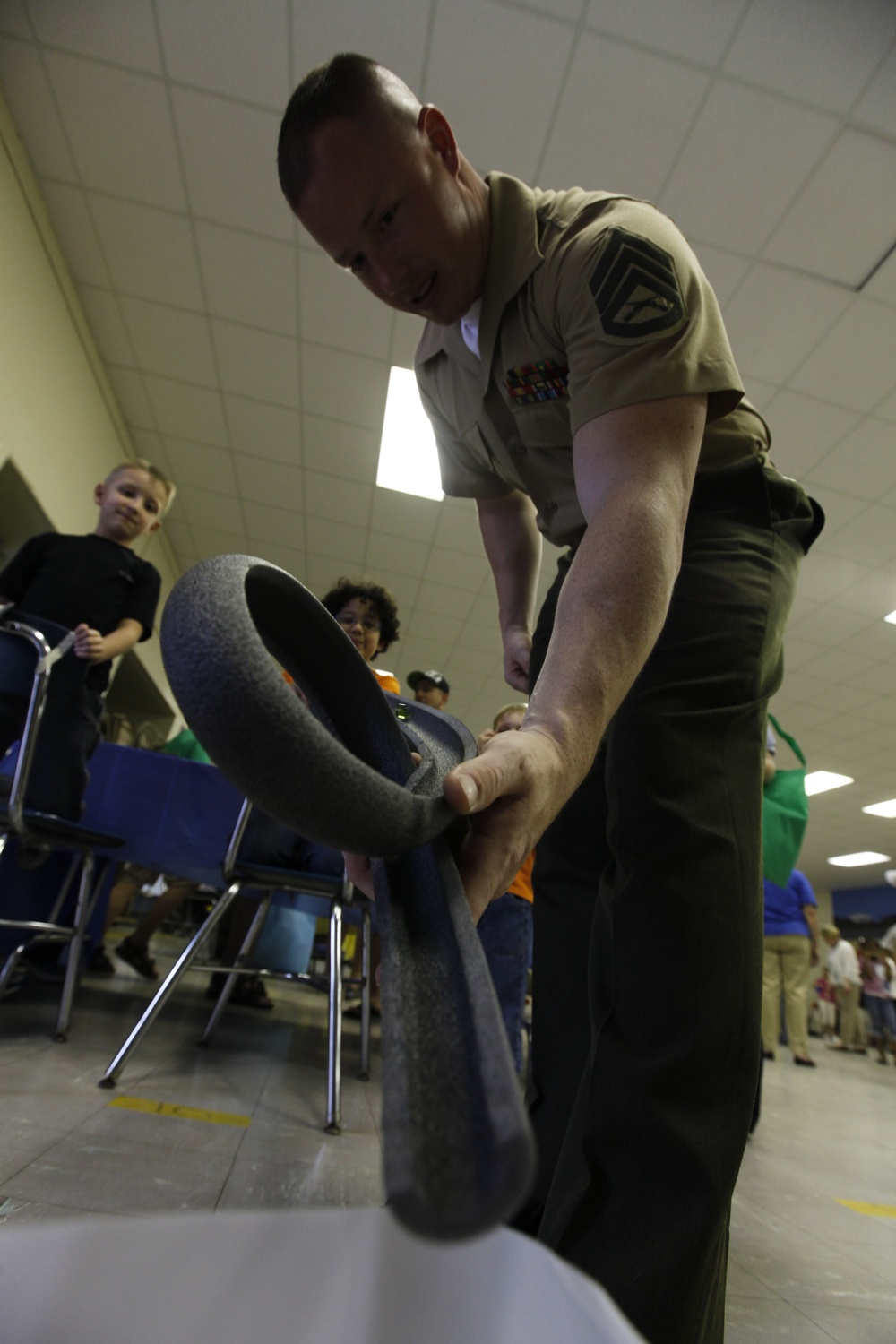 ‘271 Marines, students bond through science