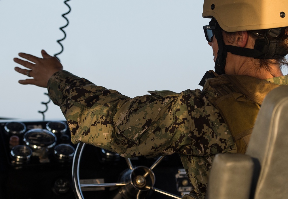 USS Peleliu (LHA 5) arrival in Jebel Ali, UAE