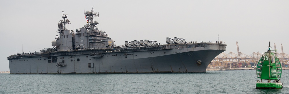 USS Peleliu (LHA 5) arrival in Jebel Ali, UAE