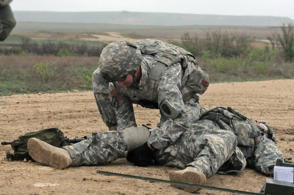 DVIDS - Images - 2-38 Cavalry Recon soldiers train under stress [Image ...