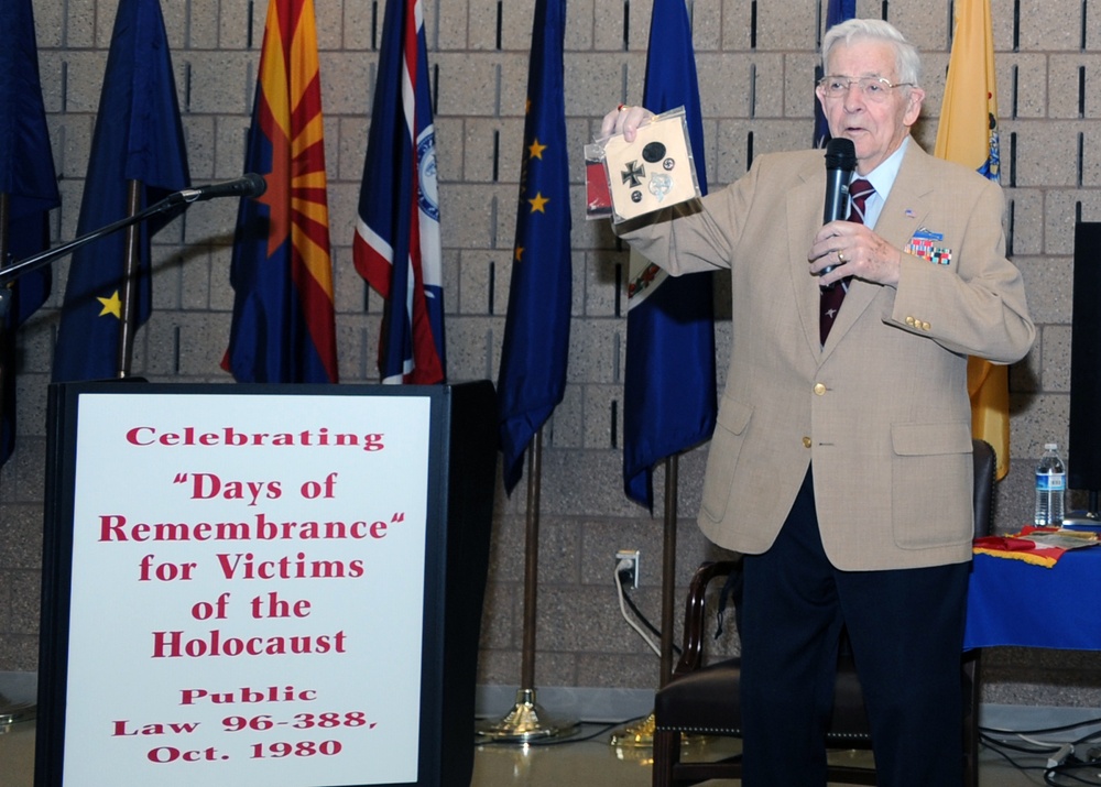 Former soldier/liberator of Buchenwald death camp shares story