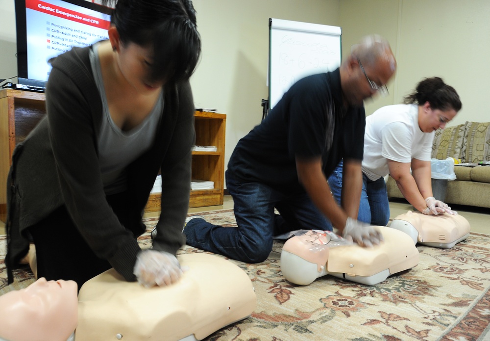NAF Atsugi sailors conduct CPR training