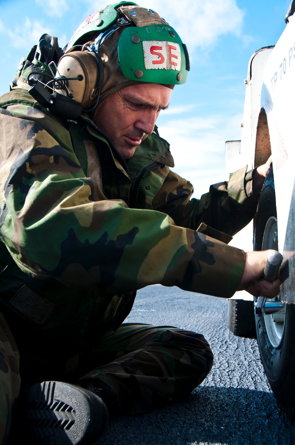 USS John C. Stennis sailors perform maintenance