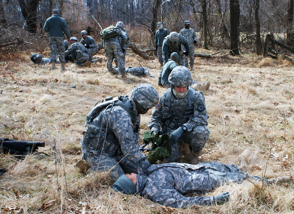 MI soldiers train in the field