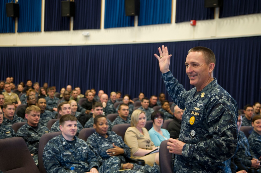 MCPON visits sailors in Wash.
