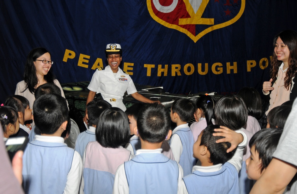 Children visit USS Peleliu