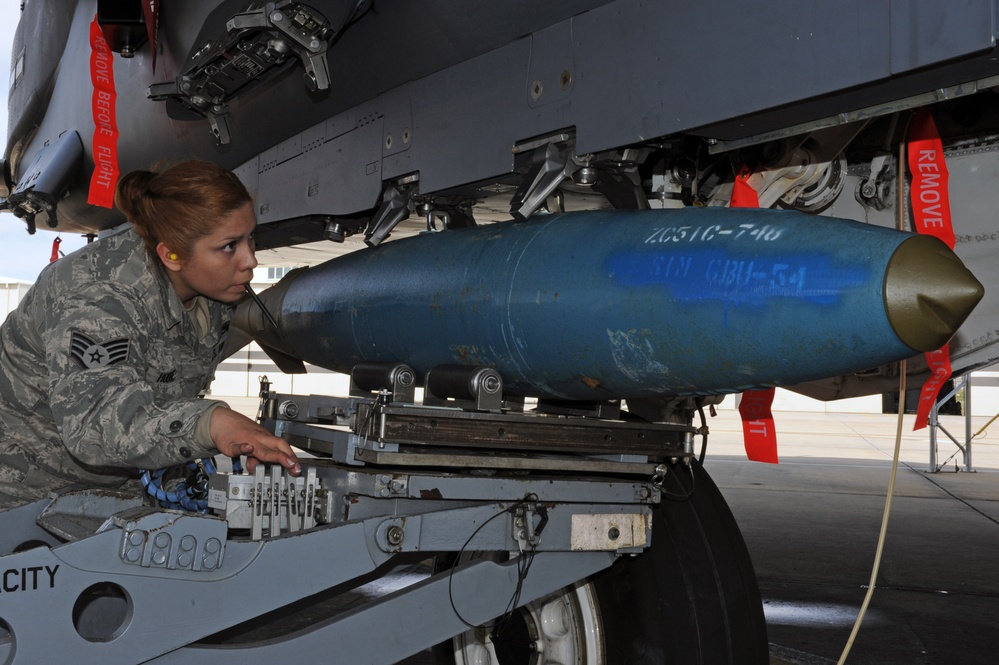 4th AMXS holds load crew competition