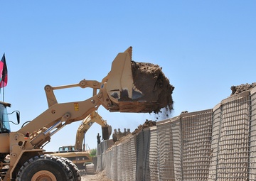 Afghan engineers build up CP for sister Kandak