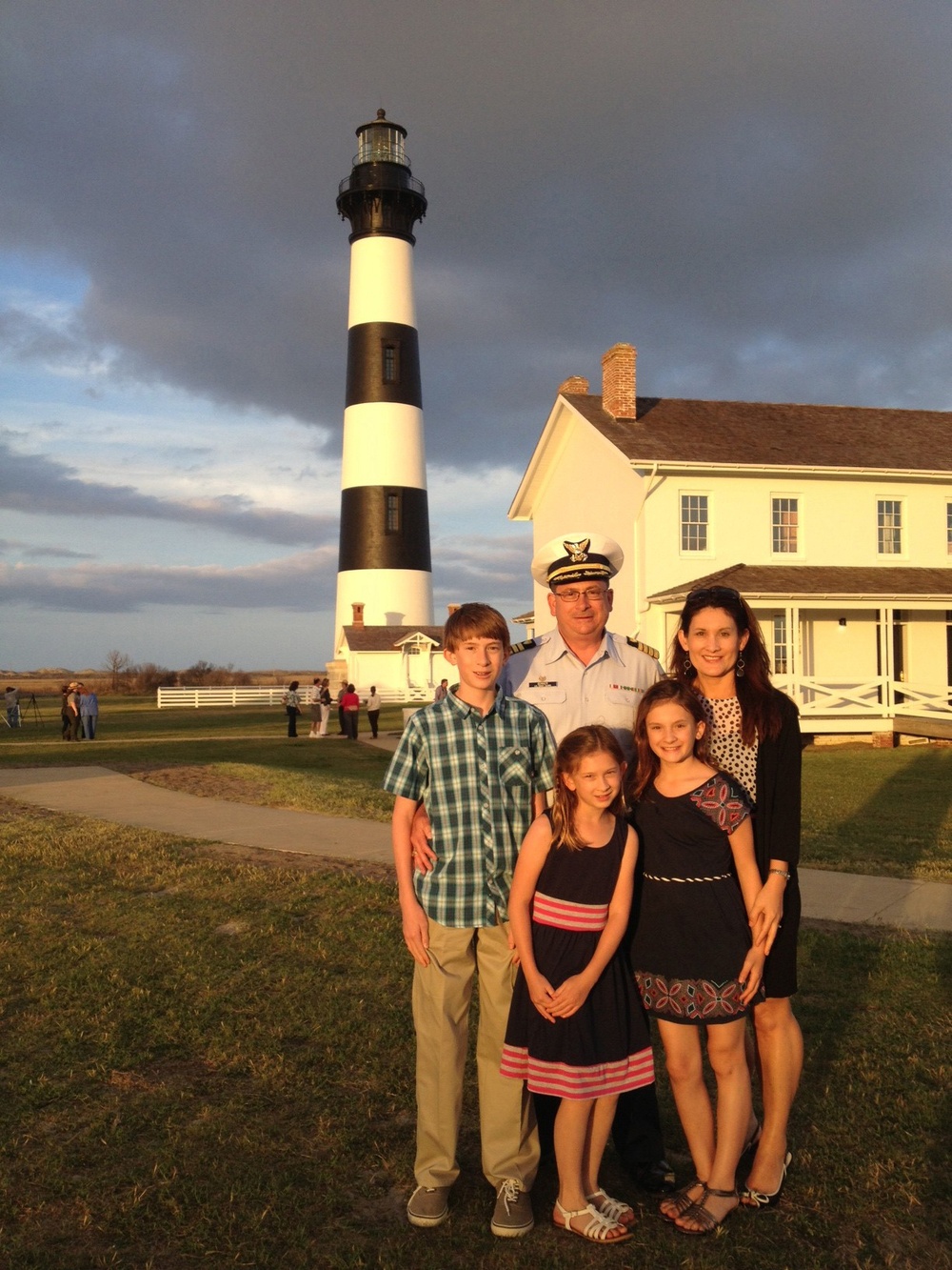 Lighthouse keeper's descendants attend relighting ceremony
