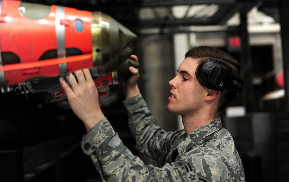 Load competition showcases airmen’s perfectionism