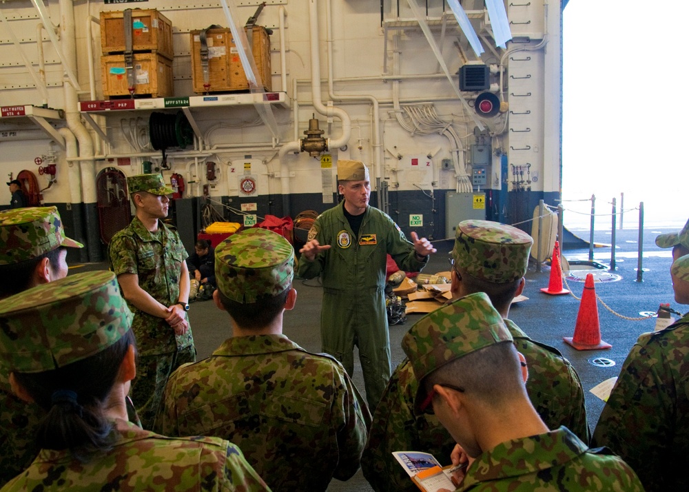 USS Bonhomme Richard tour