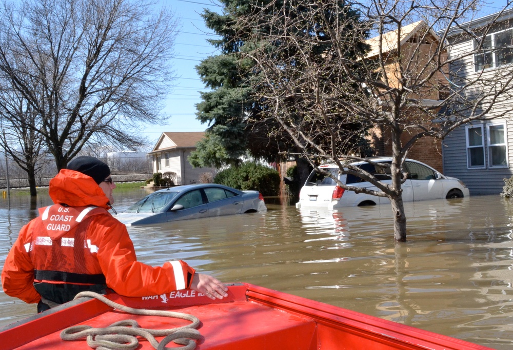 Coast Guard response team supports flood efforts in Forest View, Ill.