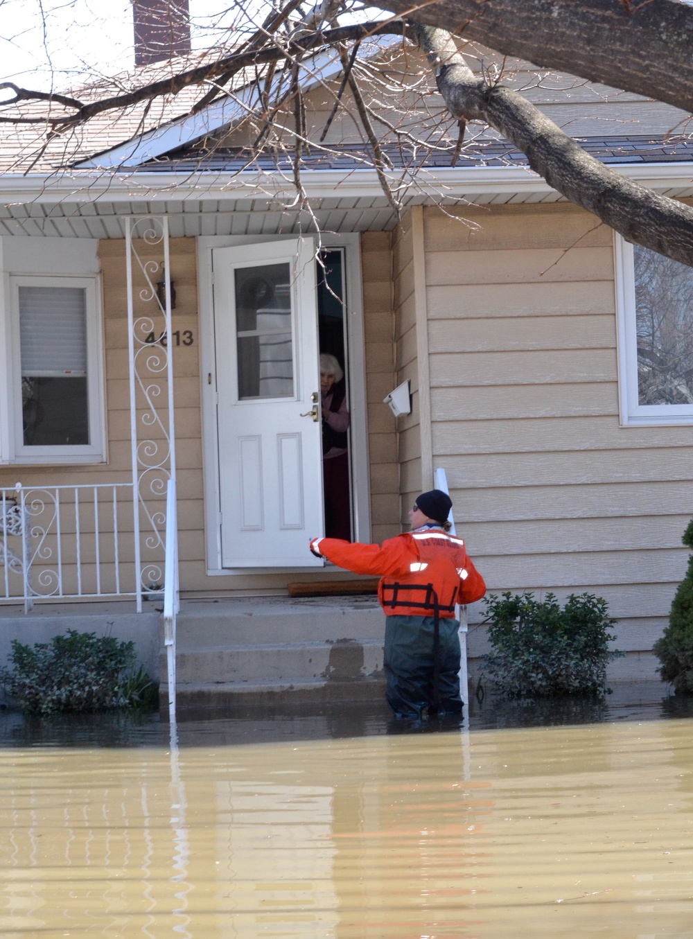 Coast Guard response team supports flood response efforts in Illinois
