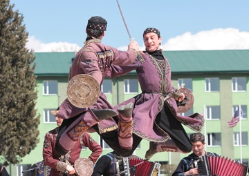 Georgians and Americans celebrate the end of Agile Spirit 13