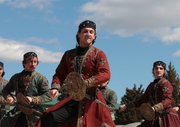 Georgians and Americans celebrate the end of Agile Spirit 13