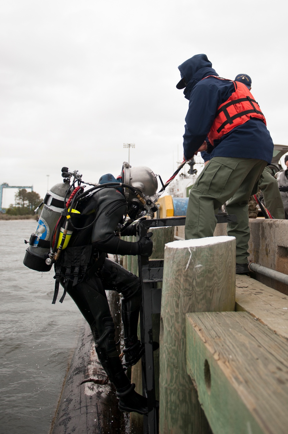 DVIDS - Images - Coast Guard Diver Locker East [Image 2 of 5]