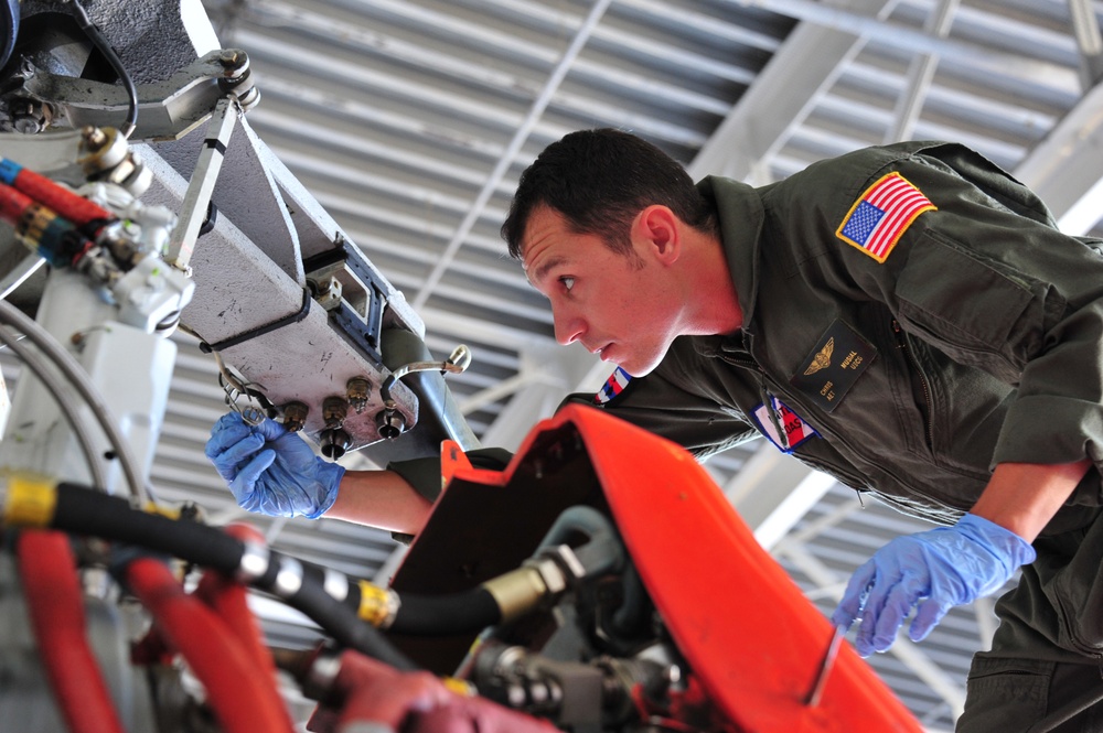 Aircraft anti-corrosion maintenance
