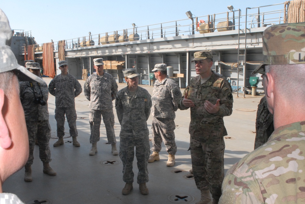 Chief of Army Reserve visits LSV 8