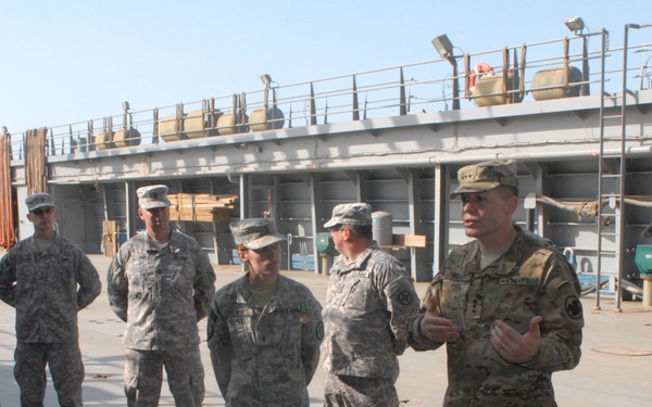 Chief of Army Reserve visits LSV 8