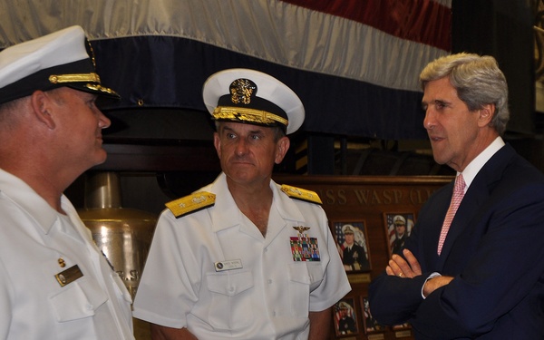 Kerry visits USS Wasp